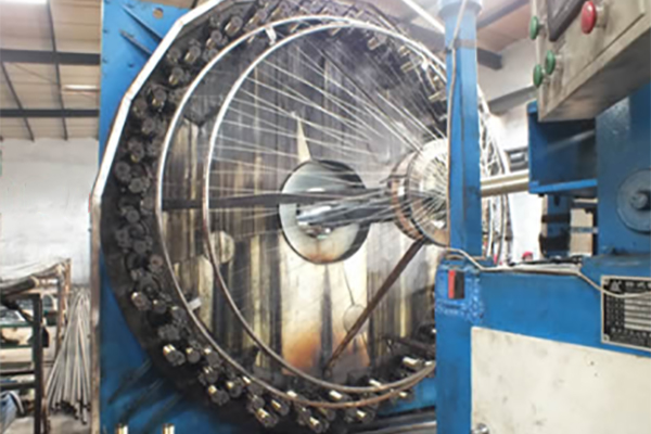 Hose weaving machine; alt=